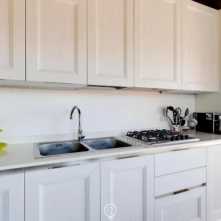 House Stella Charm *